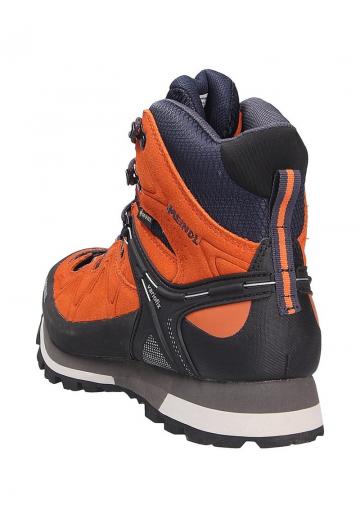 Походные ботинки