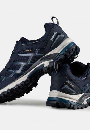 Тренировочные кроссовки