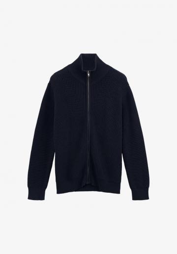 Вязаная кофта