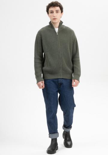 Вязаная кофта