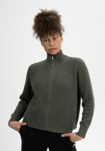 Вязаная кофта