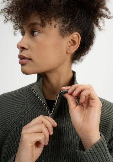 Вязаная кофта