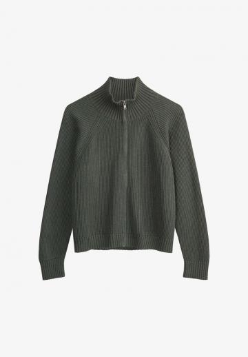 Вязаная кофта