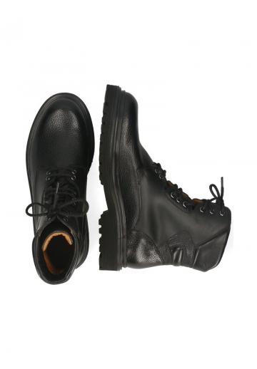 Ботинки на шнуровке