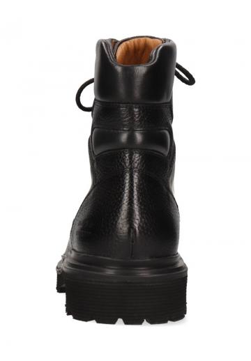 Ботинки на шнуровке