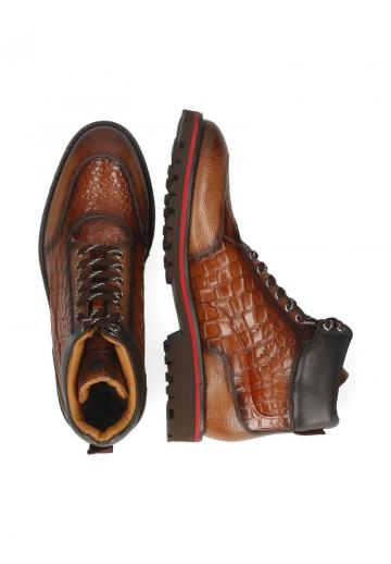 Ботинки на шнуровке