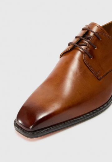 Ботинки на шнуровке