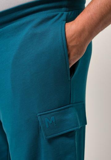 Брюки с накладными карманами