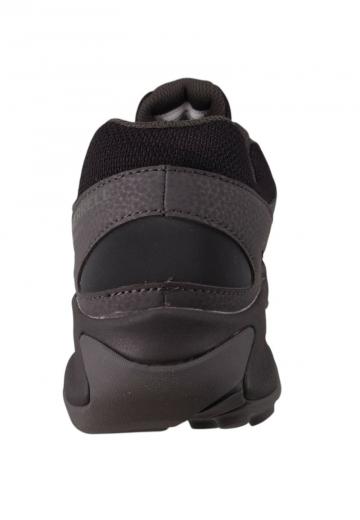 Походные кроссовки