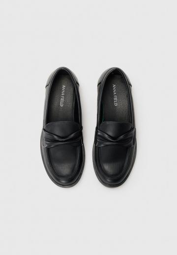 Полуботинки