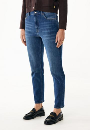 Узкие джинсы
