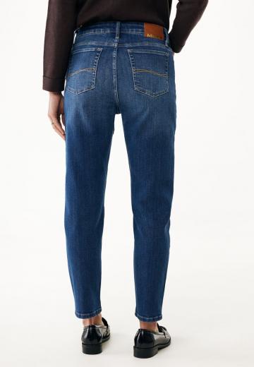 Узкие джинсы