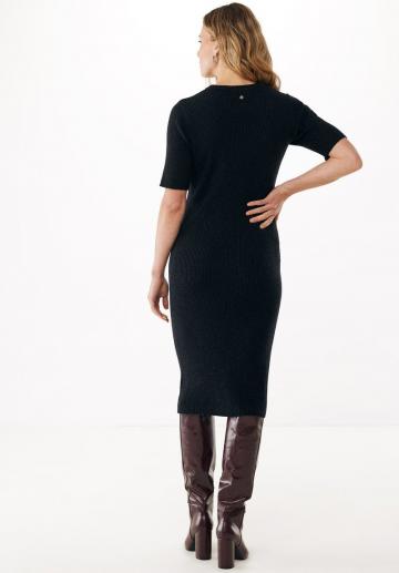 Платье футляр