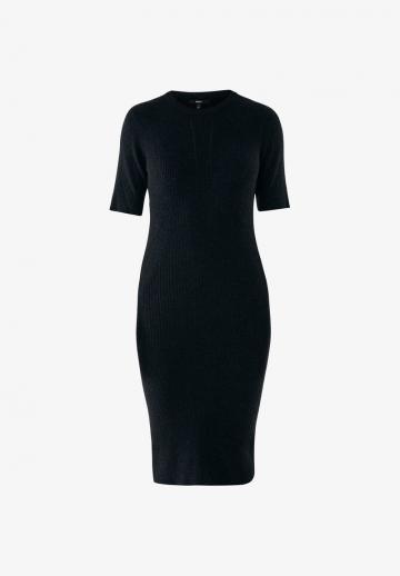 Платье футляр