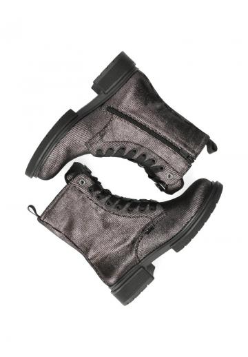 Ботинки на шнуровке