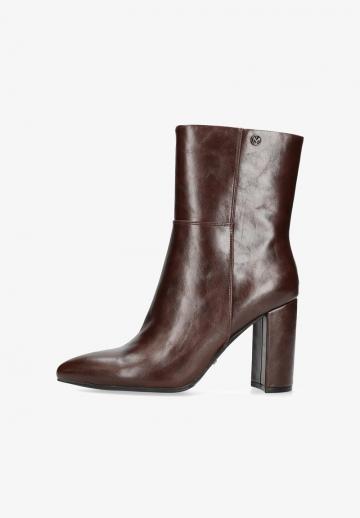 Полусапожки на высоком каблуке