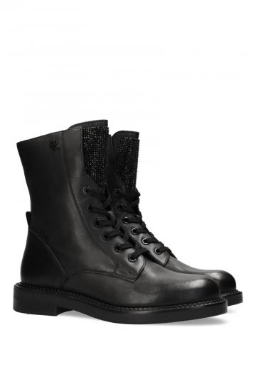 Ботинки на шнуровке