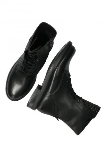 Ботинки на шнуровке