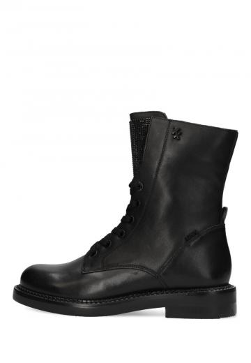 Ботинки на шнуровке