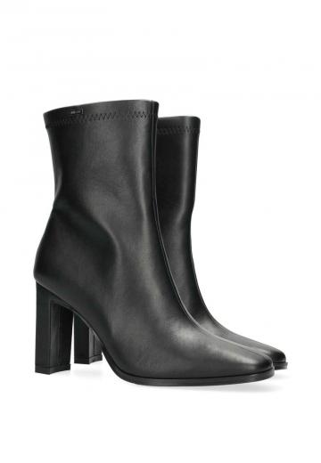 Полусапожки на высоком каблуке