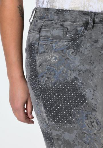 Короткие джинсы