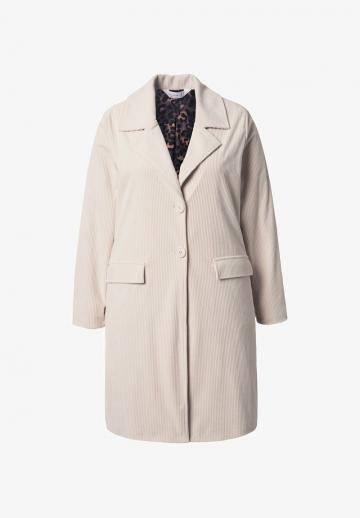 Короткое пальто