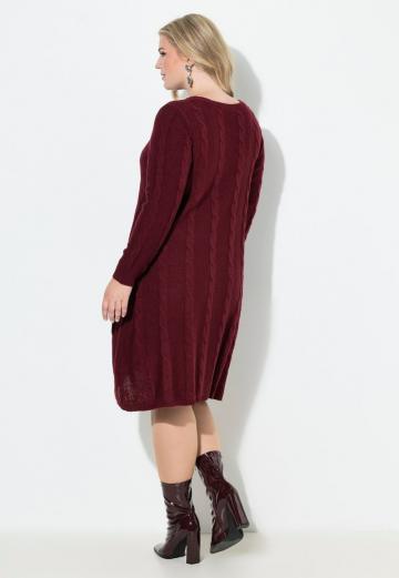 Вязаное платье