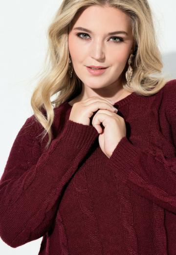 Вязаное платье