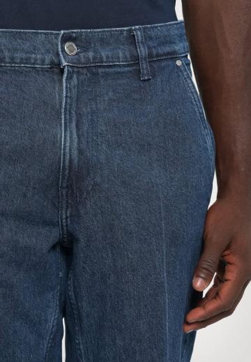 Прямые джинсы