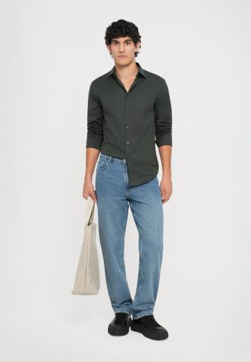 Прямые джинсы