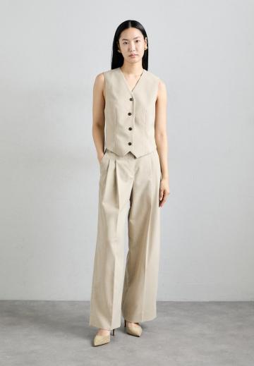 Туфли на высоком каблуке