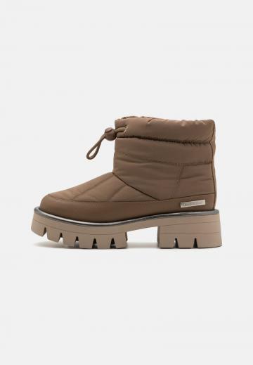 Зимние ботинки