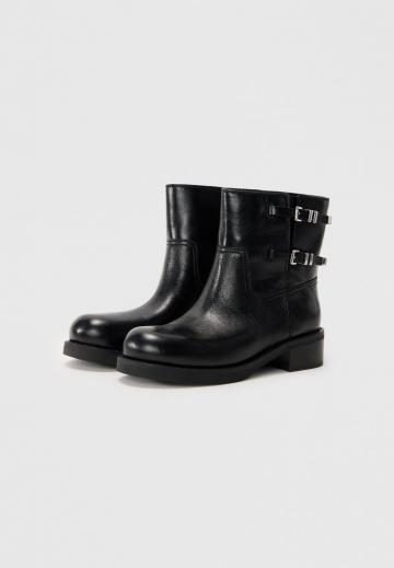 Ковбойские сапожки