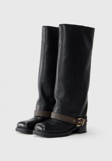 Широкие сапоги