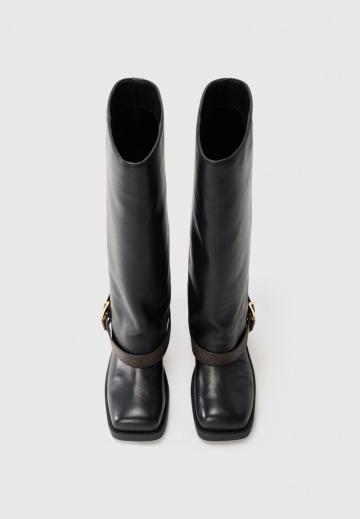 Широкие сапоги