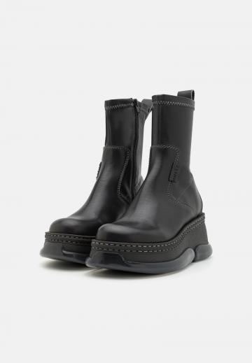 Полусапожки на платформе