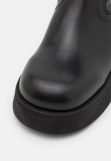 Полусапожки на платформе