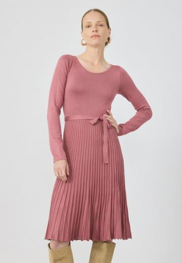 Вязаное платье