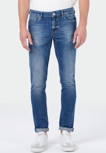 Узкие джинсы