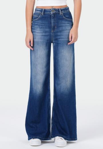 Клешеные джинсы