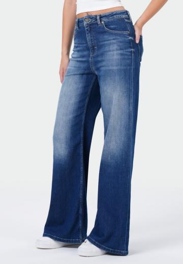 Клешеные джинсы
