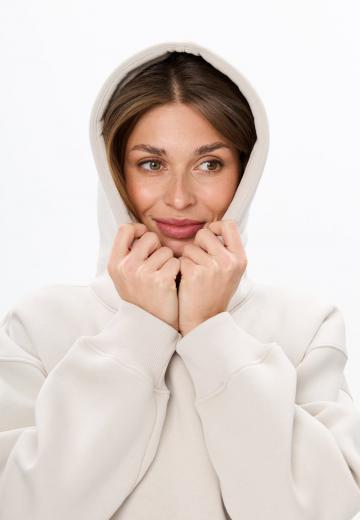 Пуловер с капюшоном