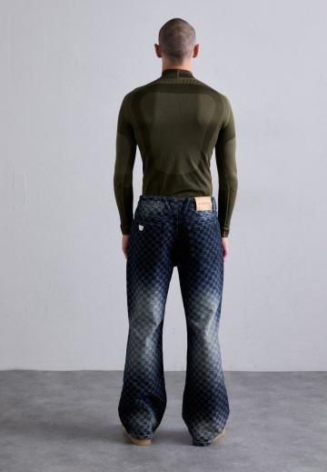 Прямые джинсы