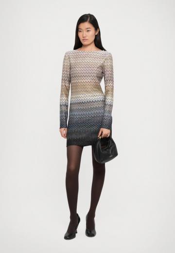 Короткое платье