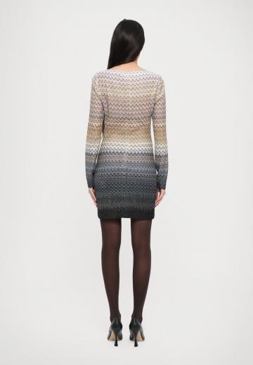 Короткое платье