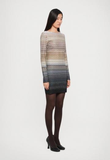 Короткое платье