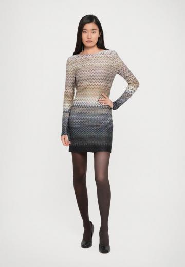 Короткое платье