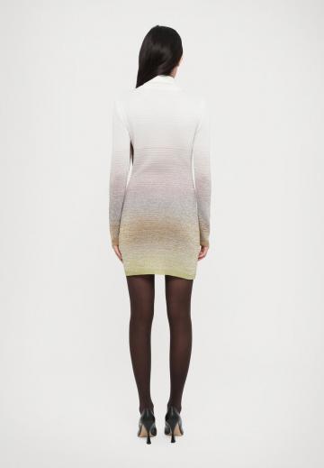 Вязаное платье