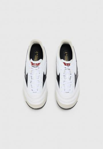 Футбольные бутсы