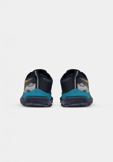 Беговые кроссовки